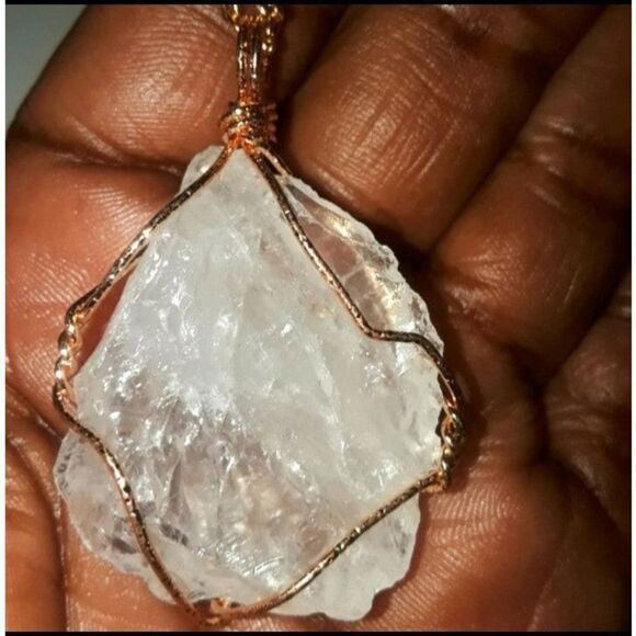 clear quarts natural Healing crystal pendant necklace - Picture 4 of 8